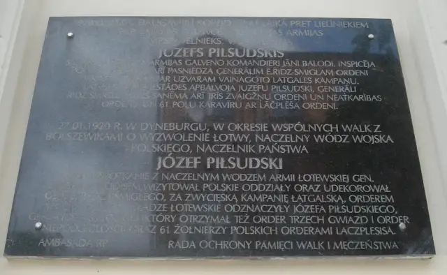 Zapomniana tablica upamiętniająca Józefa Piłsudskiego: historia i lokalizacja