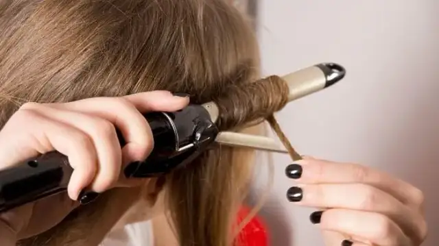 Jak zrobić loki lokówką na krótkich włosach bez zniszczenia fryzury