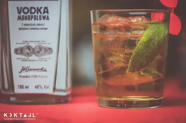 Drinki z energetykiem: przepisy, bezpieczeństwo i porady (od Witolda Bąka)