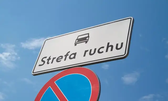 Kto stawia znaki drogowe na osiedlu? Sprawdź, kto odpowiada za oznakowanie