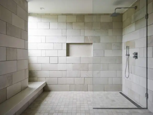 Jaką izolację pod brodzik wybrać, aby uniknąć problemów z wodą?