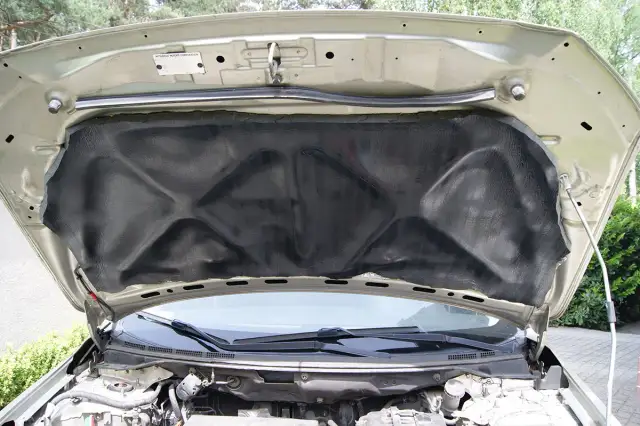 Wygłuszenie maski: Napraw szybko i tanio. Poradnik eksperta!