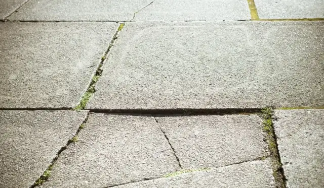 Jak kłaść kostkę brukową - uniknij najczęstszych błędów i zyskaj trwałość