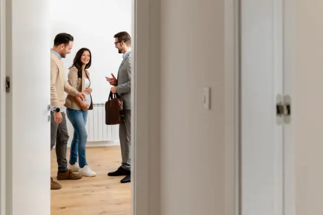 Gdzie zgłosić wynajem mieszkania bez umowy i uniknąć problemów?