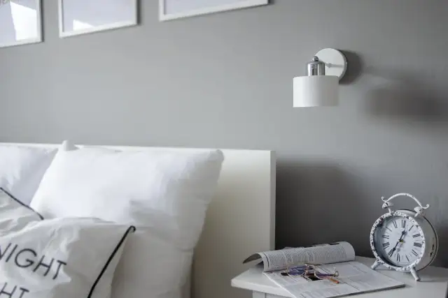 Kinkiet DIY: Stwórz unikalne oświetlenie, które zachwyci każdego