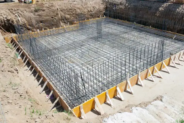 Jak zrobić fundament pod dom - kluczowe kroki i materiały, które musisz znać