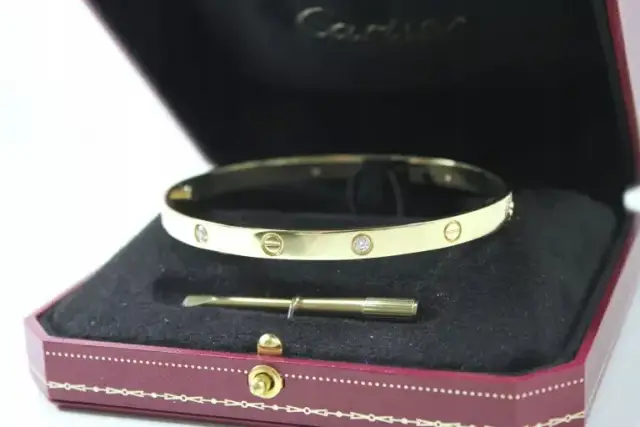 Bransoletka Cartier ile kosztuje? Zaskakujące ceny i modele