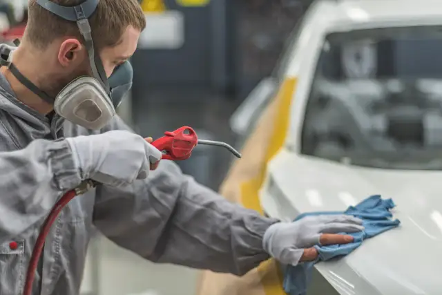 Lakierowanie auta DIY: Zrób to sam, oszczędź i uniknij błędów