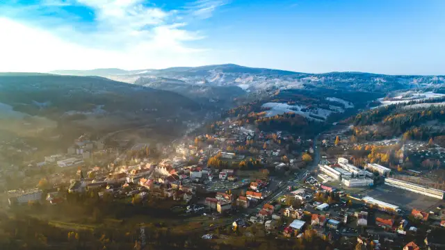 Gdzie leżą Duszniki-Zdrój? Odkryj ich niezwykłe położenie