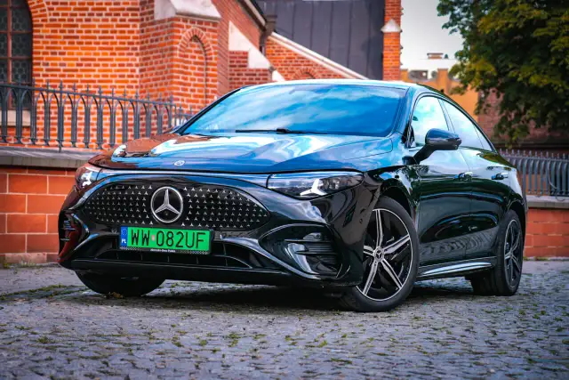 Mercedes CLA 250 4MATIC: Osiągi, koszty, opinie. Czy warto kupić?