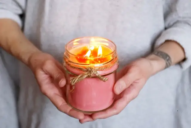 Jak zrobić własną świeczkę – proste kroki, które musisz znać