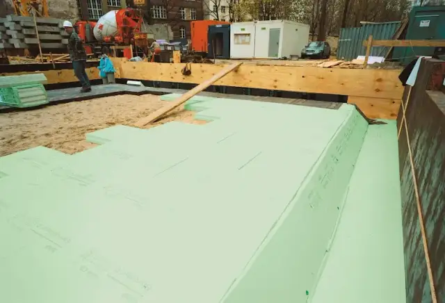 Jaki XPS na fundament – kluczowe cechy i wybór dla Twojego projektu