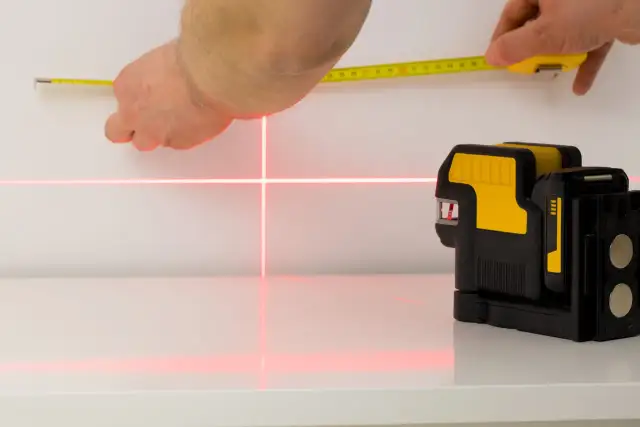 Jak działa poziomica laserowa? Sekret precyzji w Twoich rękach