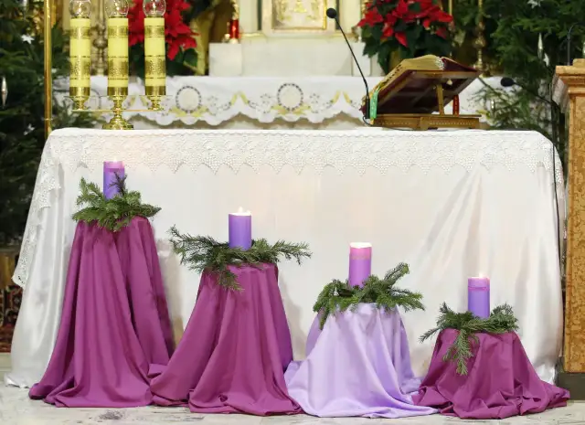 Dekoracje adwentowe w kościele: symbole, porady i błędy