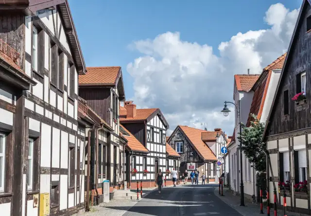 Ustka ile mieszkańców - zaskakujące dane o populacji miasta