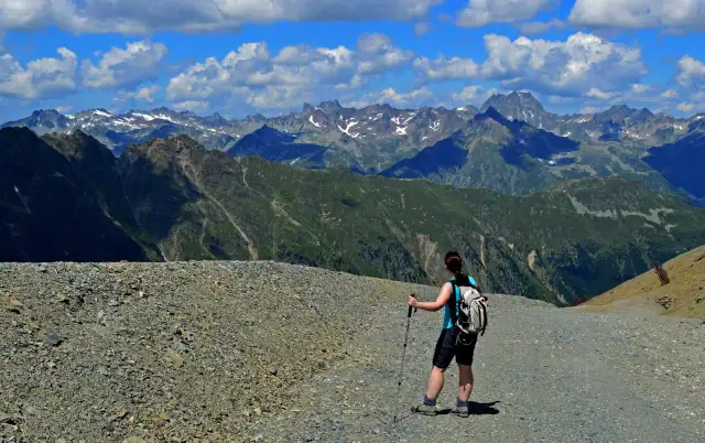 Jak podpora na szlaku górskim może uratować Twoje wędrówki