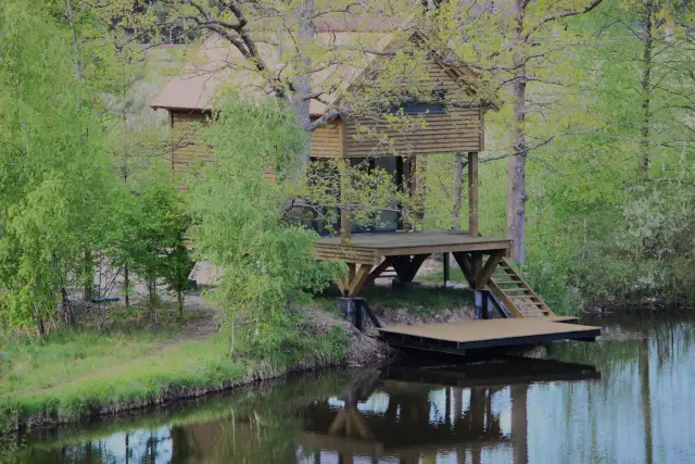 Domki nad jeziorem wędkowanie - idealne miejsca na ryby i relaks