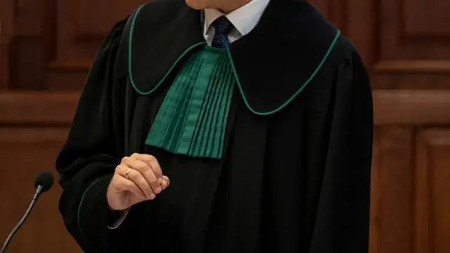 Ile zarabia adwokat z urzędu? Stawki, VAT i realne zarobki