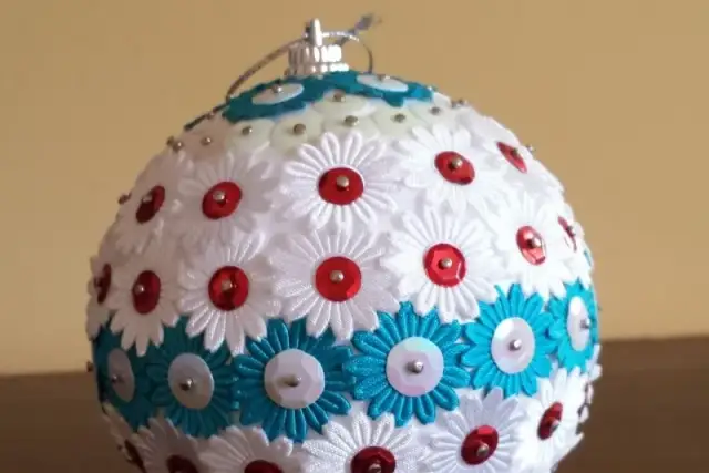 Ozdoby ze styropianu DIY: Jak zrobić piękne dekoracje krok po kroku?