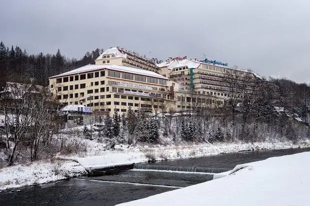 Hotel Gołębiewski Mikołajki - historia powstania i znaczenie w turystyce