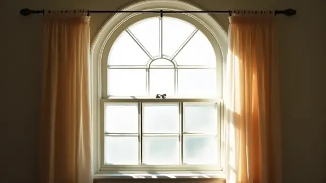 Jak dobrać szerokość firanki do karnisza, aby uniknąć błędów?