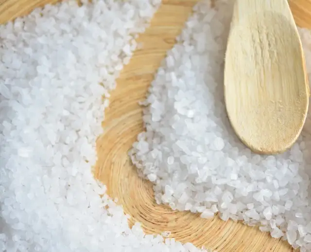 Ile soli na litr wody, solanka do mięsa, ile soli peklowej na litr wody