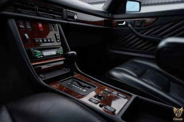 Mercedes 560 SEC (C126): Ikona, inwestycja? Kompletny przewodnik