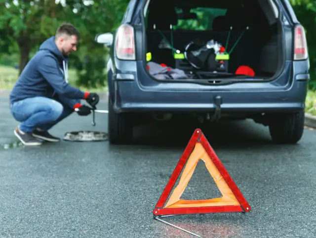 Co kierowca powinien mieć przy sobie, aby uniknąć problemów na drodze