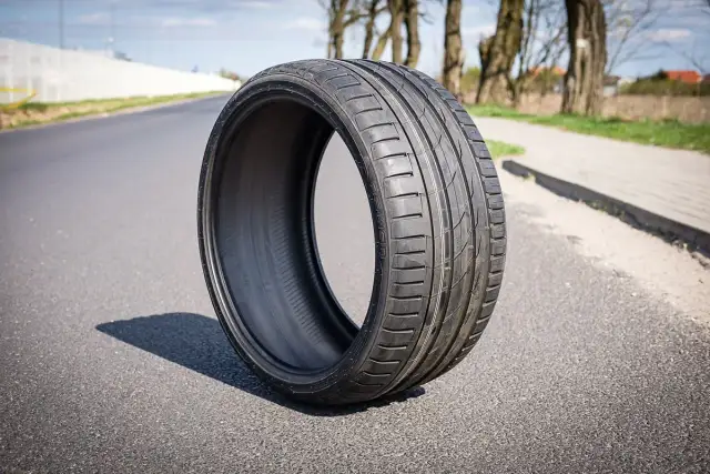 Opony letnie: Jak wybrać najlepsze? Kompletny przewodnik i testy