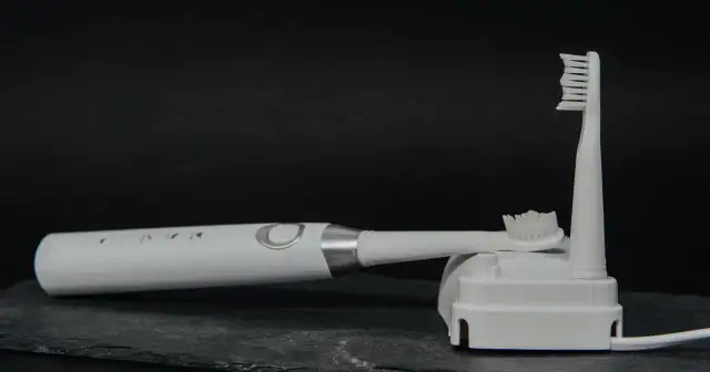 Soniczna czy 3D? Ekspert radzi, którą szczoteczkę wybrać!