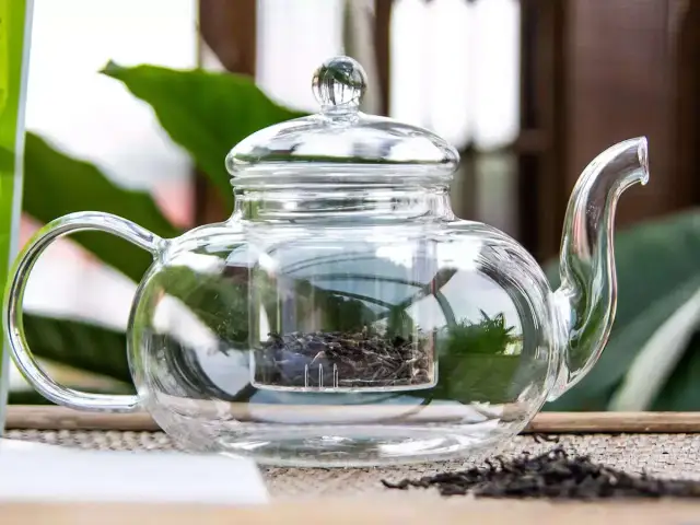 Dzbanek na gorące napoje: Wybierz idealny dla smaku i komfortu