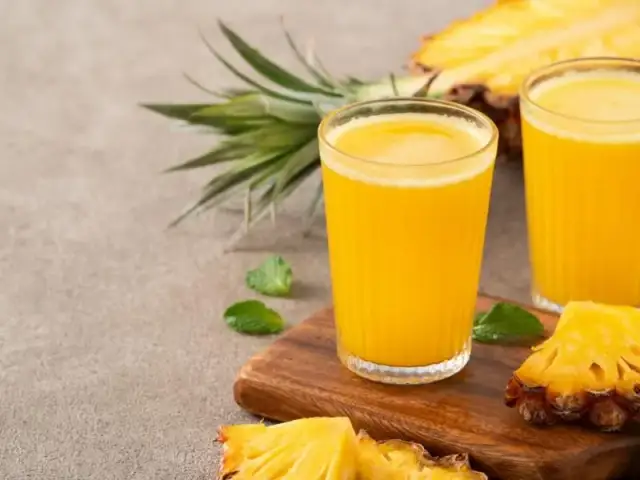 Spalaj tłuszcz w nocy! Skuteczne koktajle: przepisy i porady