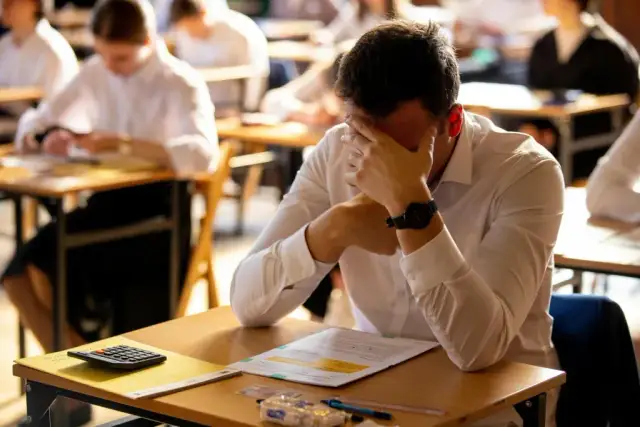 Co zabrać na maturę z polskiego, aby uniknąć problemów i stresu