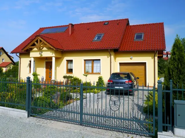 Jakie kolory pasują do żółtej elewacji? 5 najlepszych propozycji