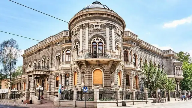 Pałace w Łodzi: Odkryj ich niezwykłą historię i architekturę