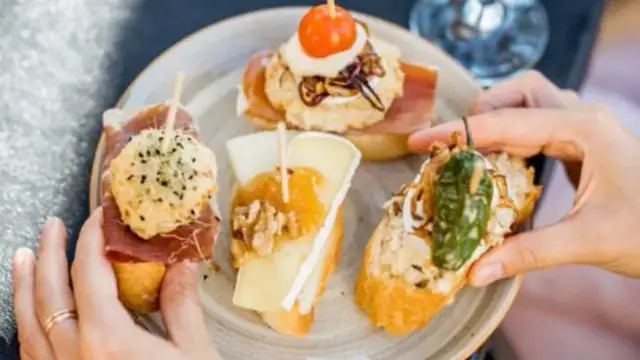 ¿Pinchos en Pamplona? Descubre la ruta perfecta y dónde probarlos