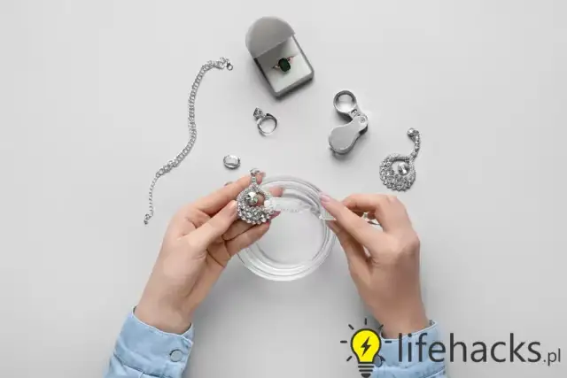 Płyn do czyszczenia srebra: wybór, użycie i domowe sposoby