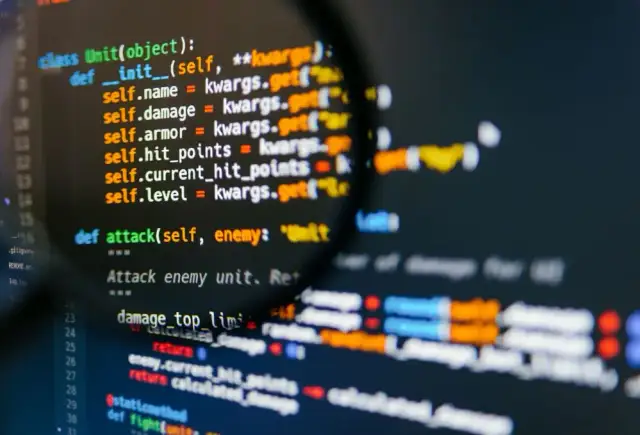 Jaki język programowania do sztucznej inteligencji wybrać, aby odnieść sukces?