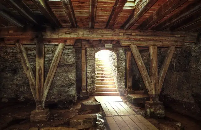 Sótano: ¿Qué es? Usos, Diferencias y el Significado que Esconde