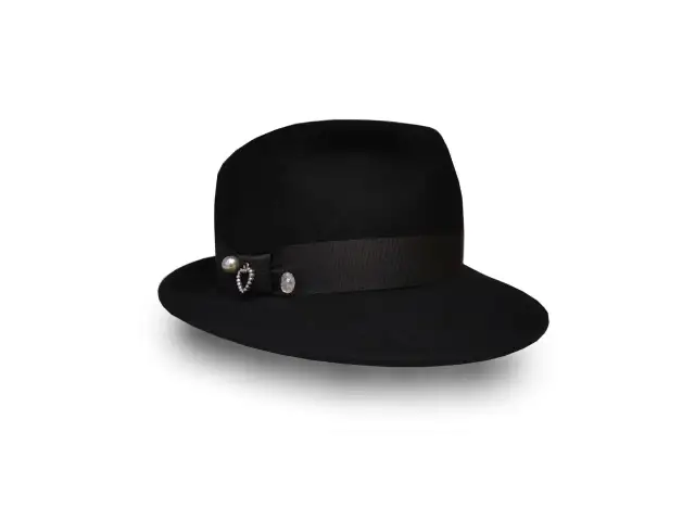Kapelusz do garnituru: Etykieta i styl. Jak nosić z klasą?