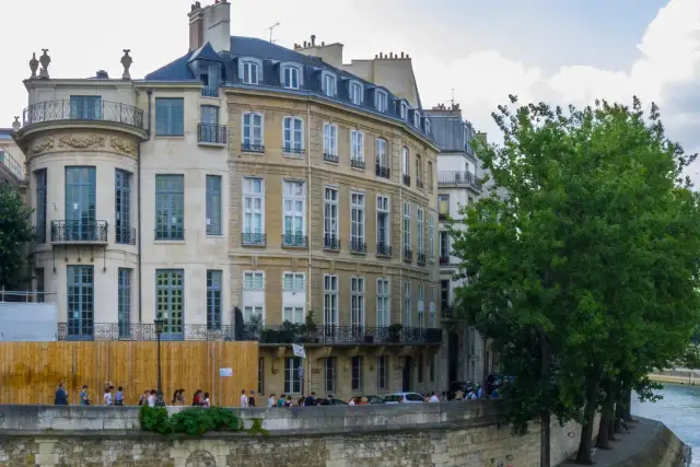 Hotel Lambert - tajemnice historycznej rezydencji w Paryżu