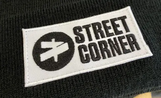 Ile kosztuje haft na bluzie? Sprawdź ceny i co na nie wpływa