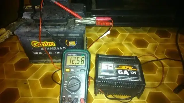 Jak oszukać prostownik automatyczny i naładować głęboko rozładowany akumulator