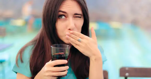 Jak zapobiegać czkawce? Skuteczne metody i kiedy iść do lekarza