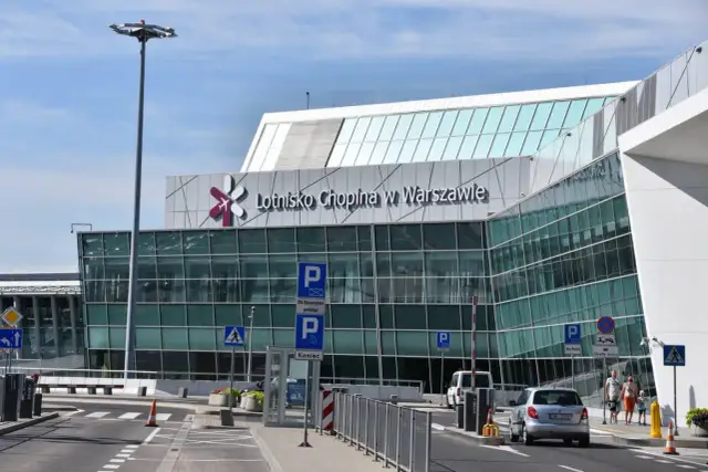 Lotnisko Chopina: SKM S2 Stacja, bilety, dojazd bez stresu