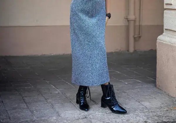 Jakie buty do spódnicy midi, aby uniknąć modowych wpadek?