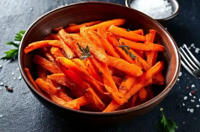 Zdrowe frytki z marchewki: przepis na chrupkość i smak