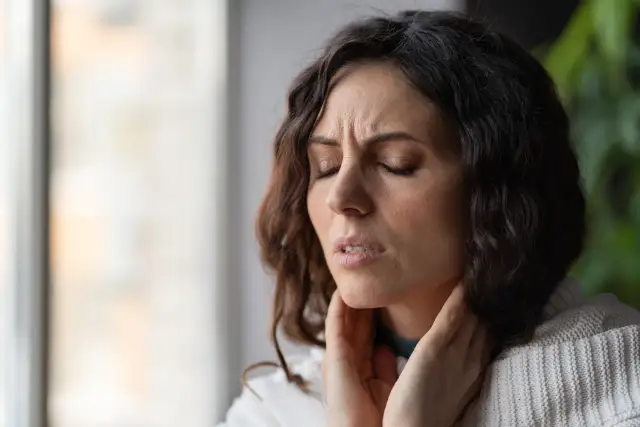 Zapalenie węzłów chłonnych objawy - nie ignoruj tych niepokojących sygnałów