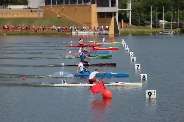 Kajakarstwo klasyczne: odkryj historię i zasady tego sportu