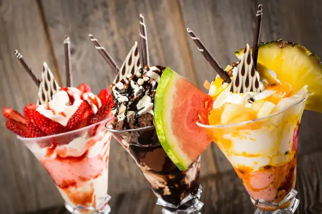 Pyszny deser lodowy: Najlepszy przepis na domowe lody na lato